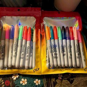 Sharpie Fine Point Markers - 2 pouches available 17CT - See pics